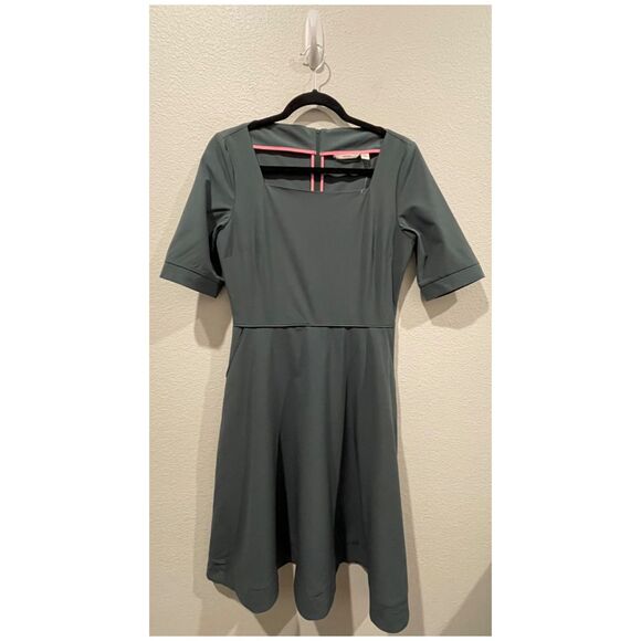 BETABRAND Elixir Emerald Green Fit And Flare Pockets Midi Dress - Picture 2 of 6